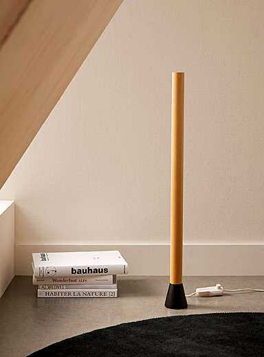La lampe sur pied moderne h&ecirc;tre