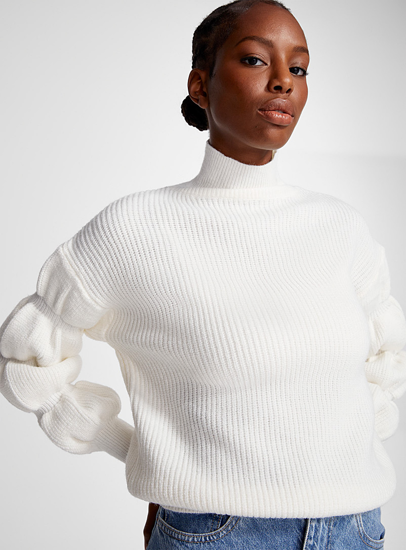 Icône Ivory White Bubble sleeves mock-neck sweater for women