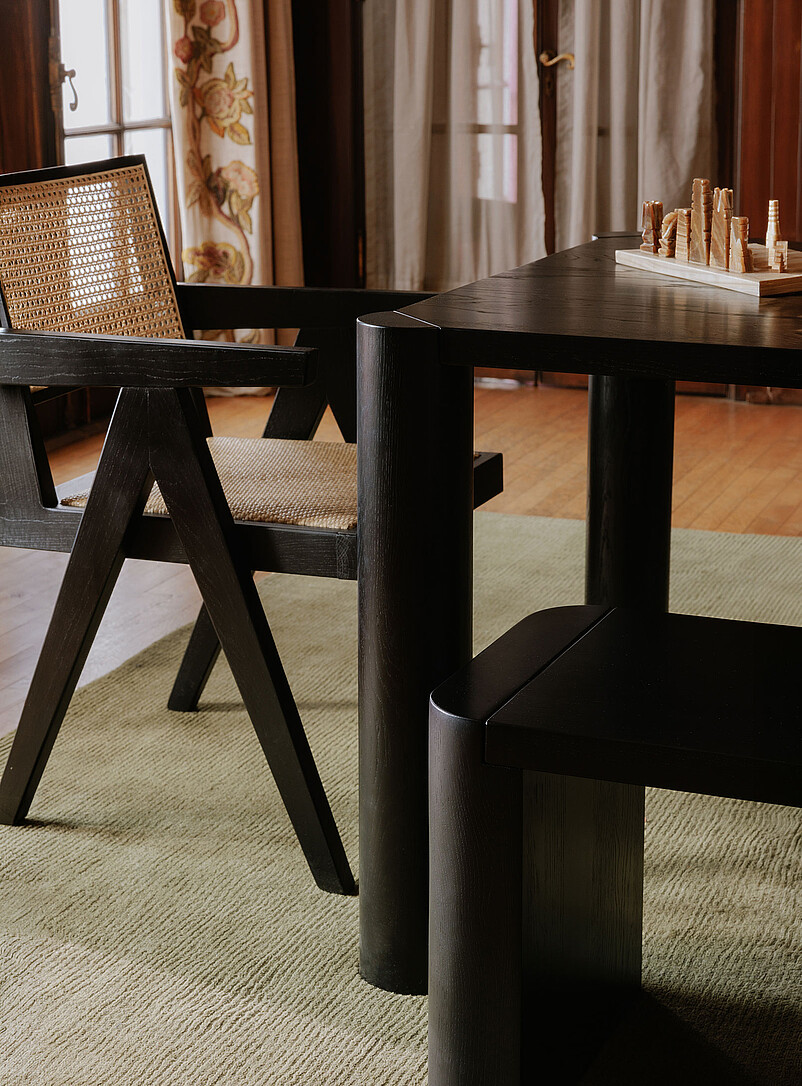Post black oak wood bench product image 3