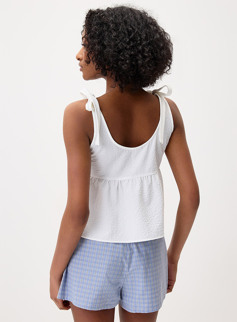 Twik: La camisole babydoll seersucker Blanc pour femme