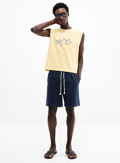 Le short tiss&eacute; &agrave; carreaux