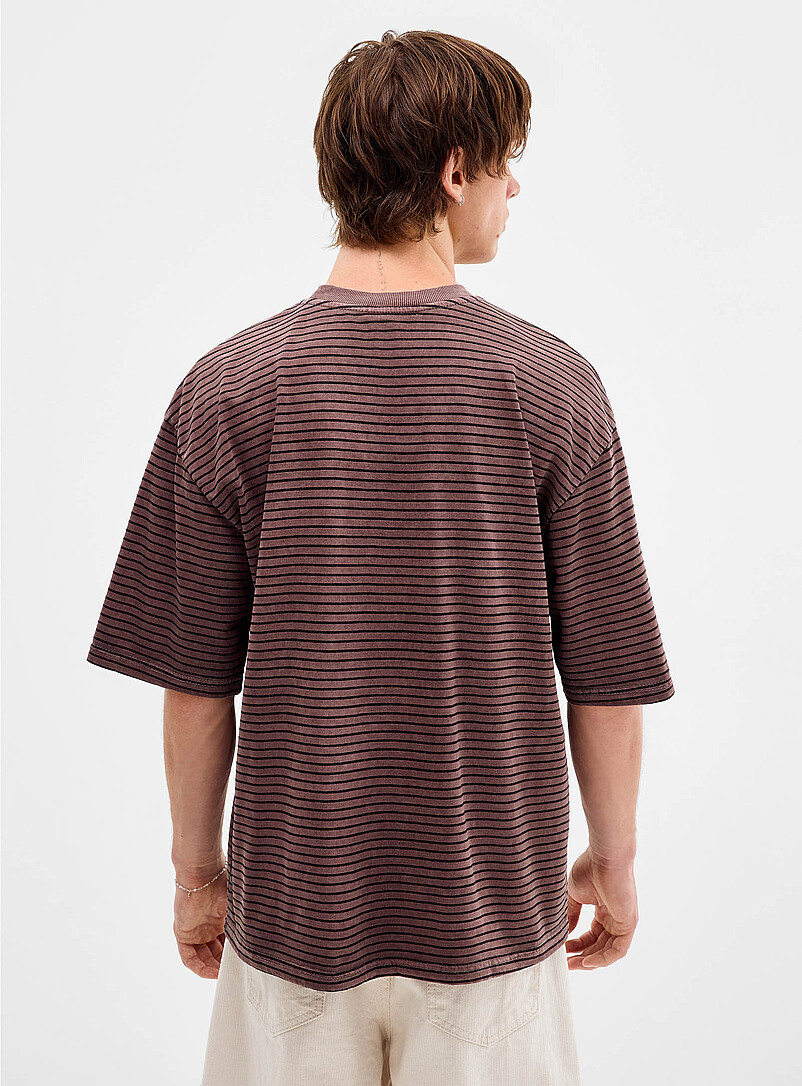 Djab: Le t-shirt ray&eacute; d&eacute;lav&eacute; <b>Importation de S&eacute;oul</b> Brun pour homme