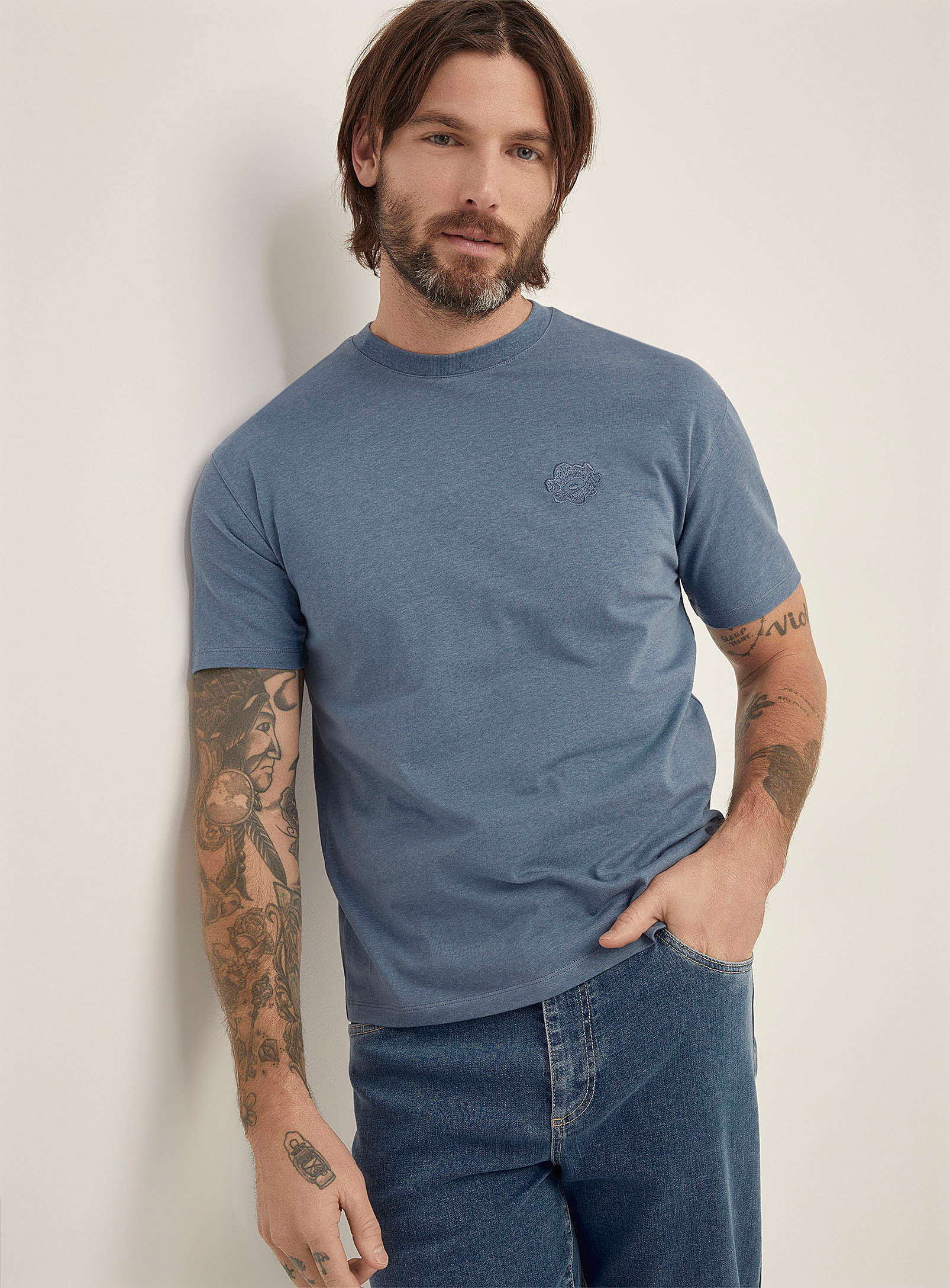 Le 31 Embroidered Flower T-shirt In Slate Blue