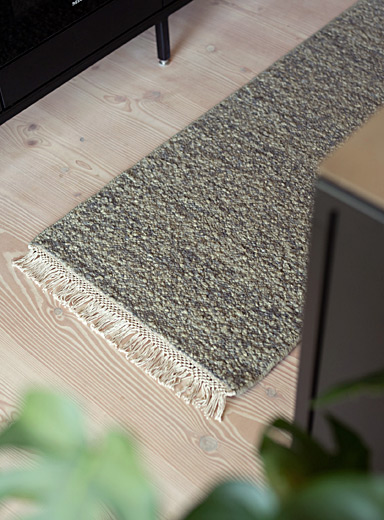 Le tapis de couloir artisanal vert chin&eacute; 70 x 215 cm