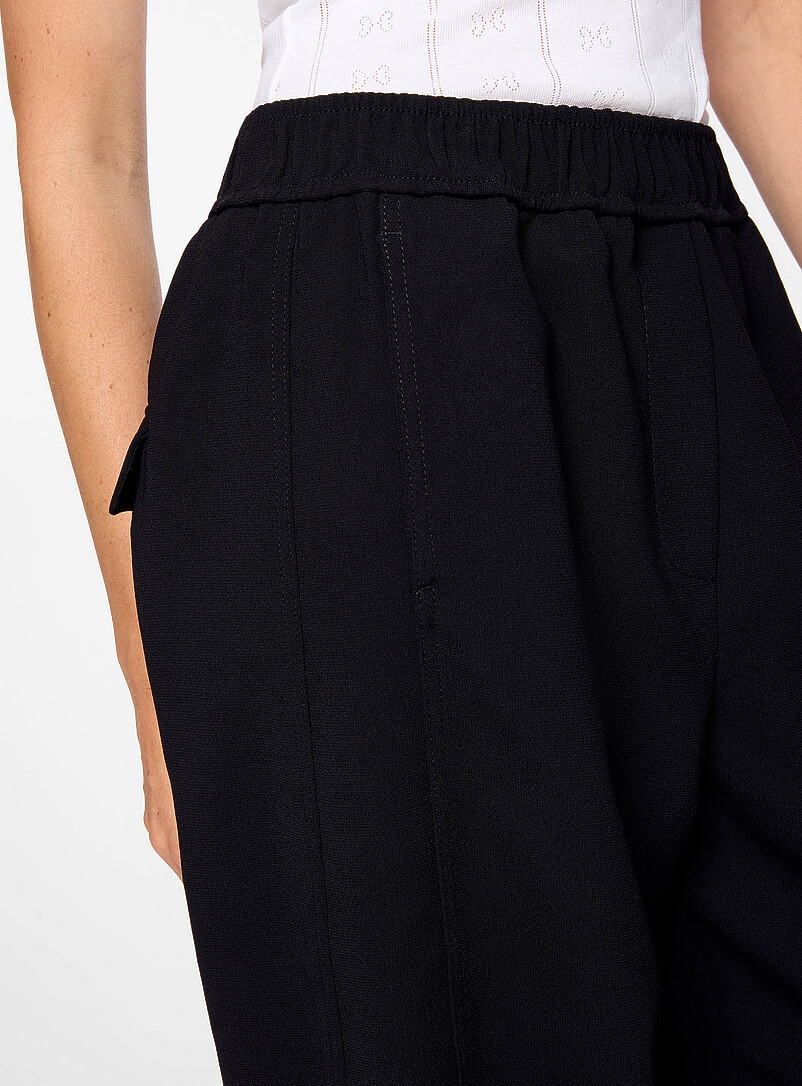 Thick crepe pull-on barrel-leg pant product image 2