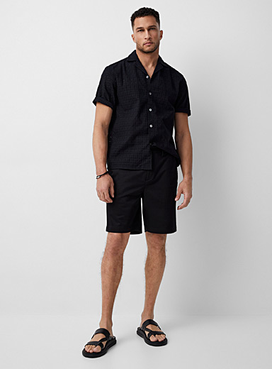 Le 31: Le bermuda chino coton r&eacute;g&eacute;n&eacute;rateur <b>Longueur d'entrejambe : 21 cm (8,5 po)</b> Noir pour homme