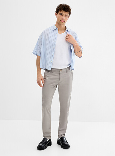 Le chino extensible <b>Coupe Stockholm - &Eacute;troite</b>