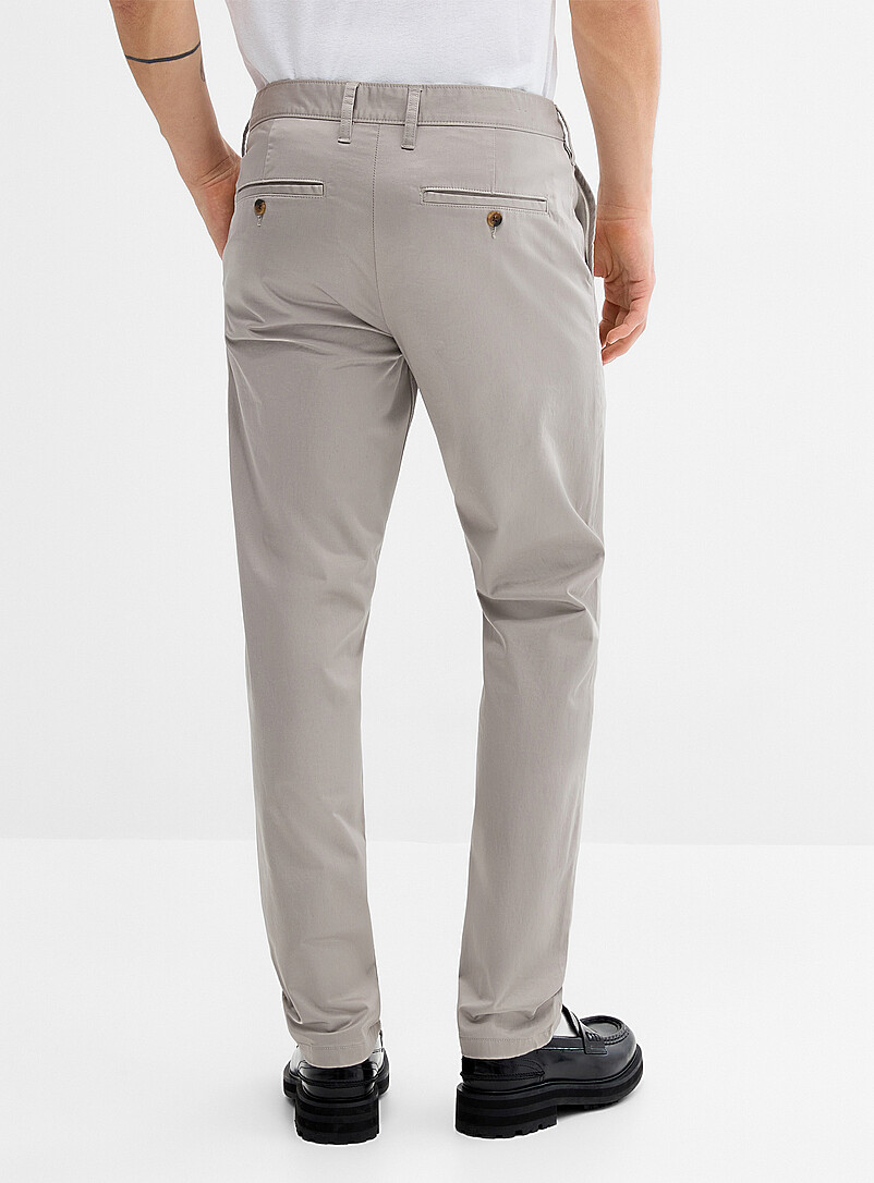 Le 31: Le chino extensible <b>Coupe Stockholm - &Eacute;troite</b> Gris pour homme