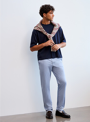 Le 31: Le chino extensible <b>Coupe Stockholm - &Eacute;troite</b> Bleu p&acirc;le pour homme