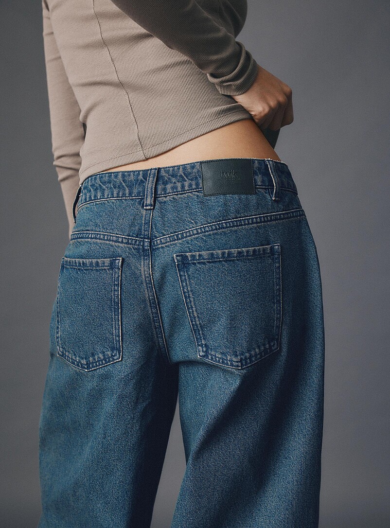 Twik Light wash Baggy low-rise jean <b>House fit</b> for women