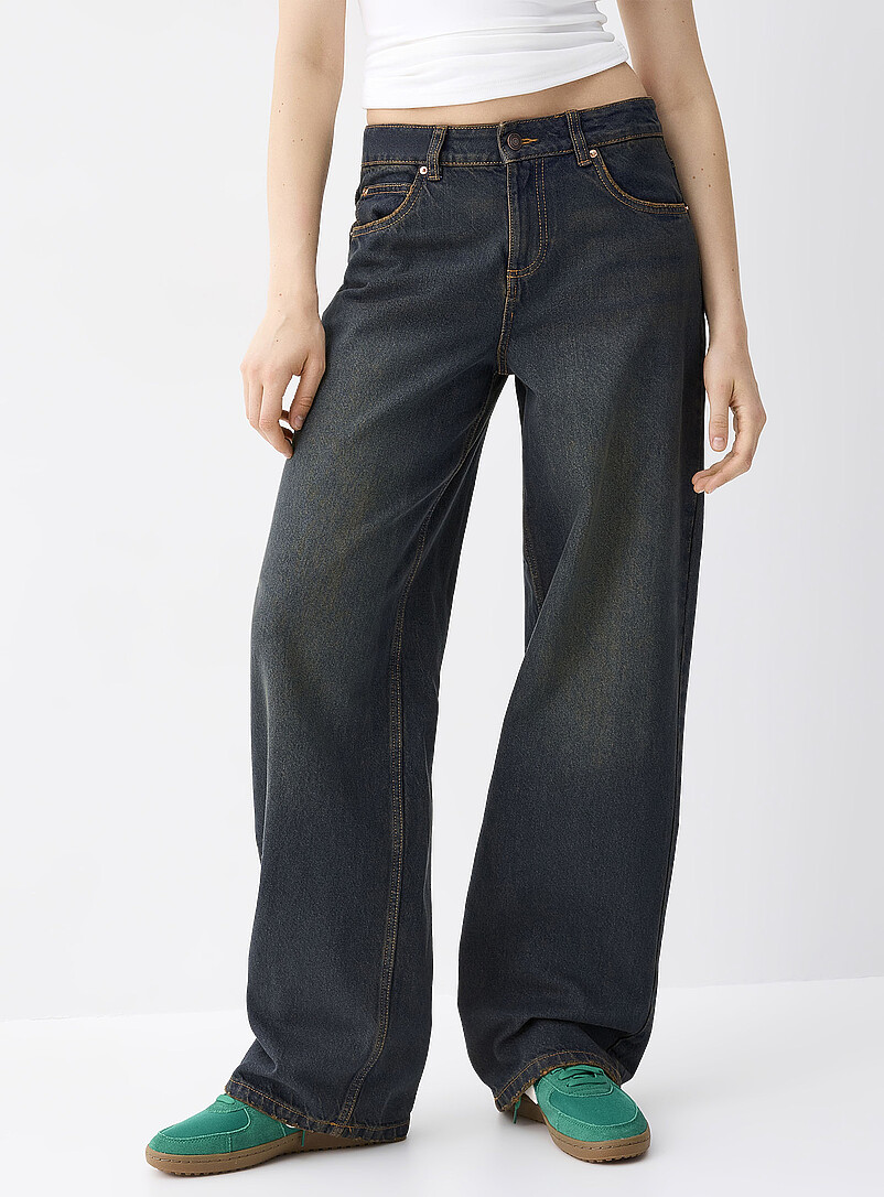 Twik: Le jean baggy taille basse <b>Coupe House</b> Bleu - Gris pour femme