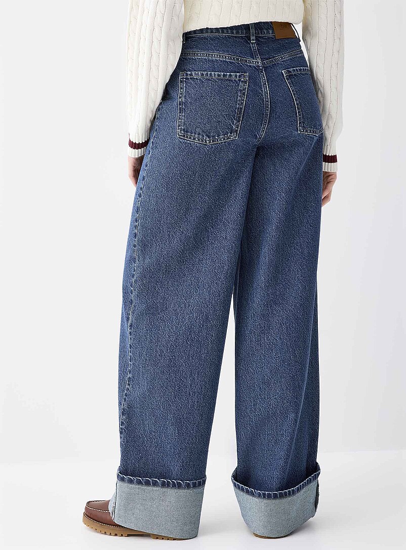 Jean à jambe droite à coupe décontractée et à taille basse pour femmes