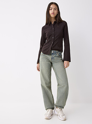 Twik: Le jean droit taille basse <b>Coupe Indie</b> Effet sali pour femme