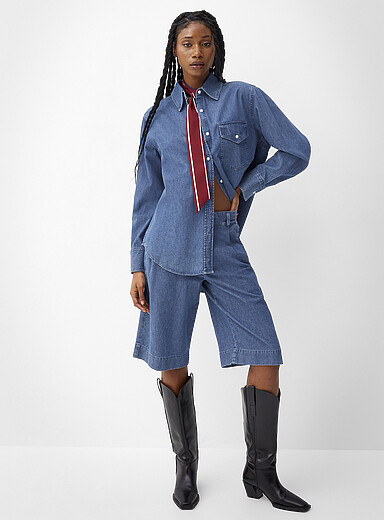Le bermuda &agrave; plis denim l&eacute;ger