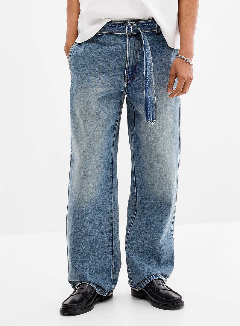 Le 31: Le jean ceintur&eacute; bleu d&eacute;lav&eacute; <b>Coupe Bristol - Ample</b> Bleu pour homme