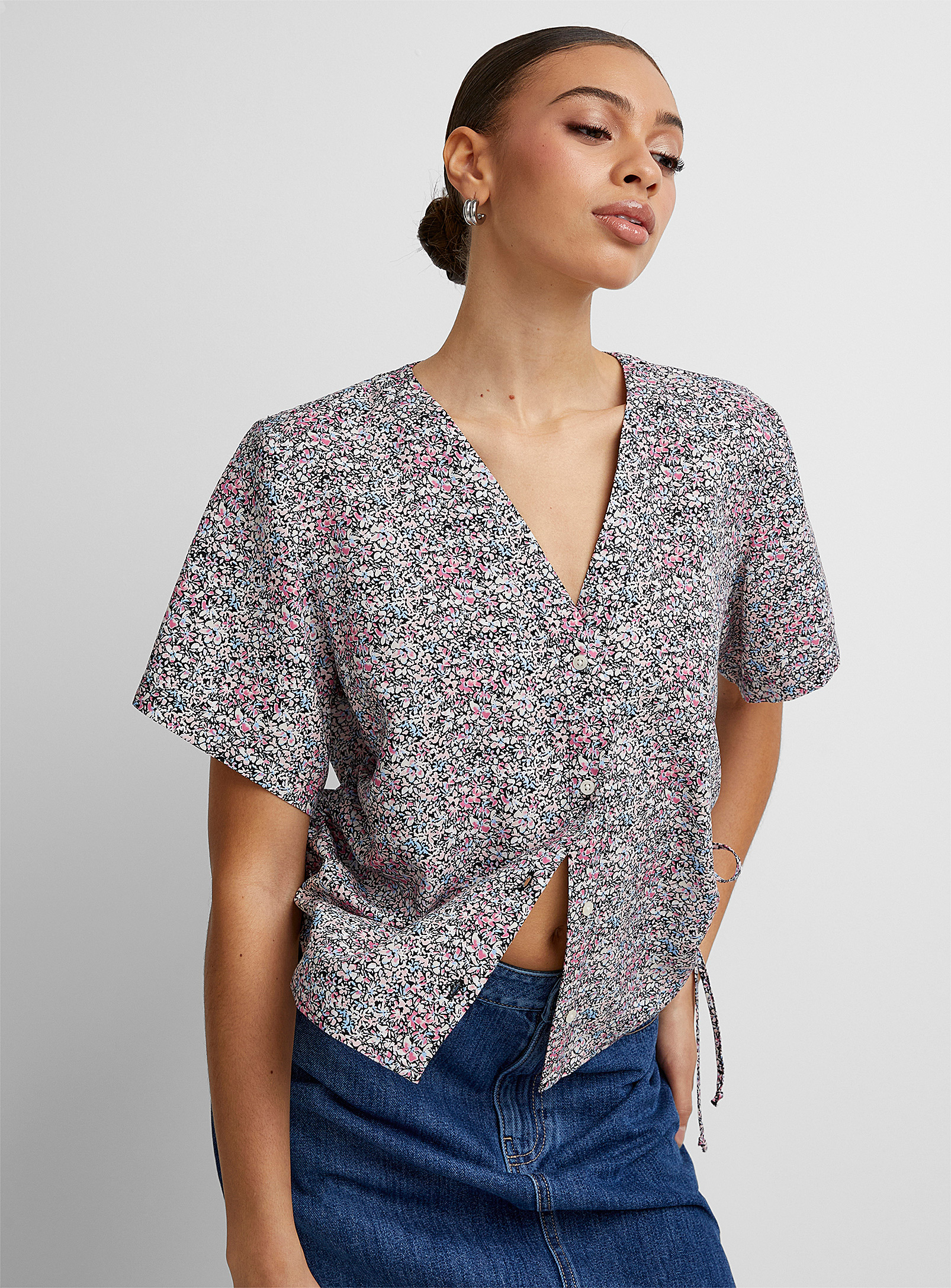 Icone Drawcords V-neck Blouse In Patterned Crimson