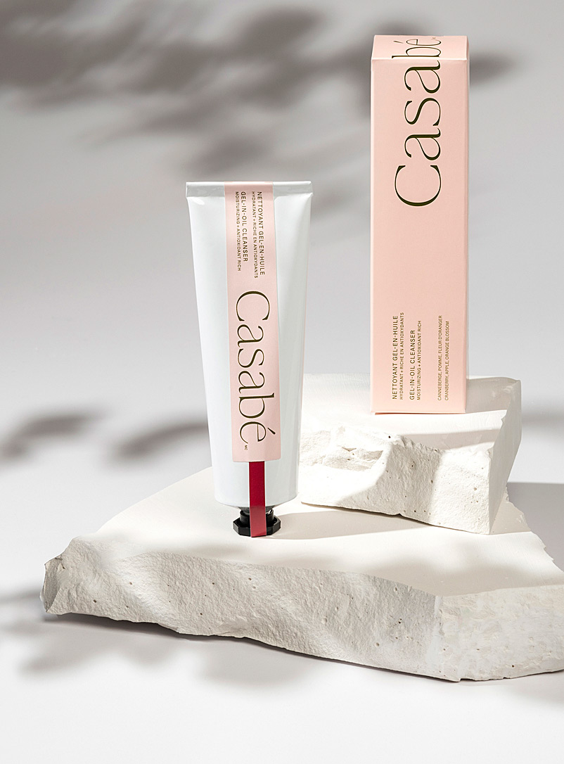 Casabé Assorted Gel-to-oil facial cleanser