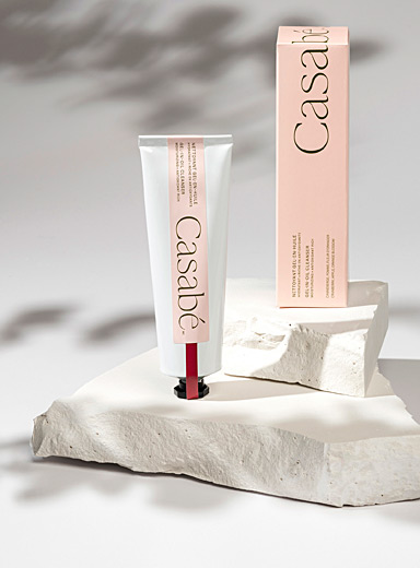 Gel-to-oil facial cleanser