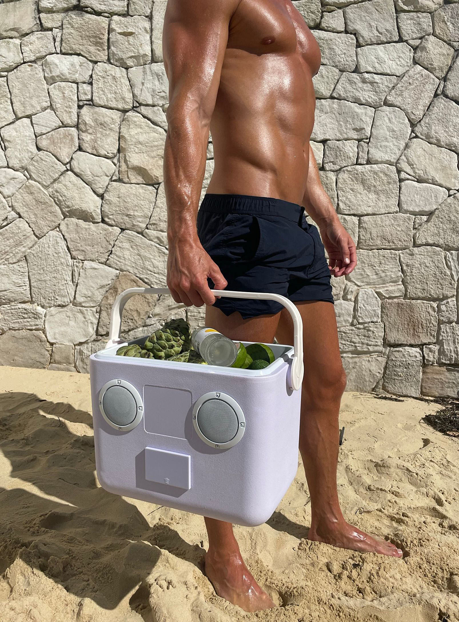 Sunnylife - Portable cooler with built-in speaker