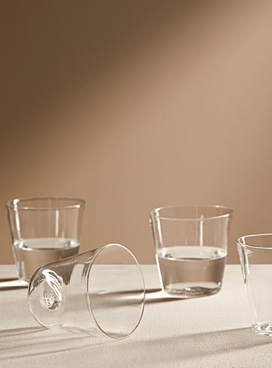 L'ensemble de verres &eacute;vas&eacute;s color&eacute;s 4 verres