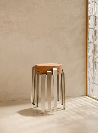 Le tabouret LOU en ch&ecirc;ne &Eacute;dition Core