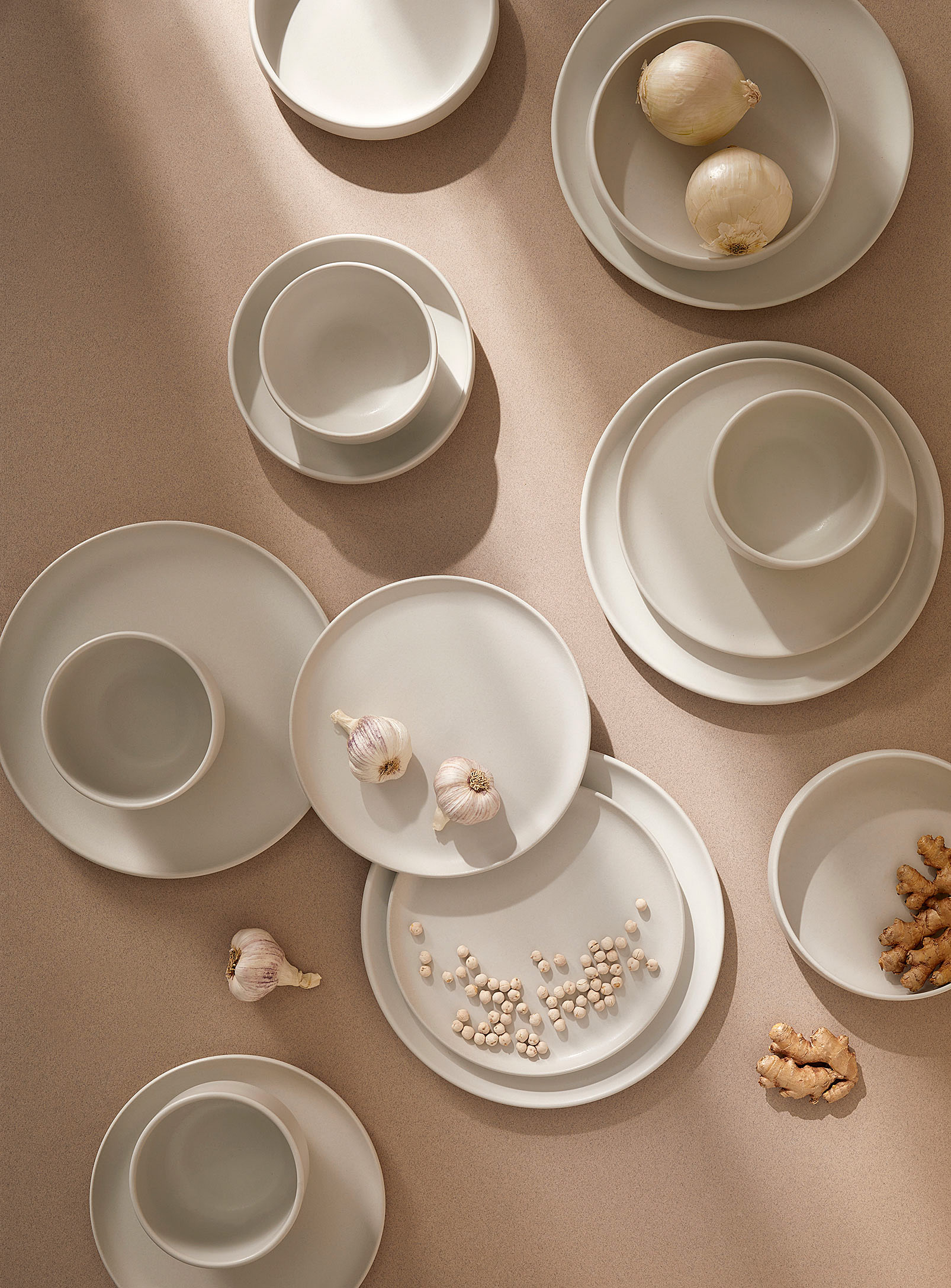 Gharyan Le Gourmand Dinnerware Set 16-piece Set In White