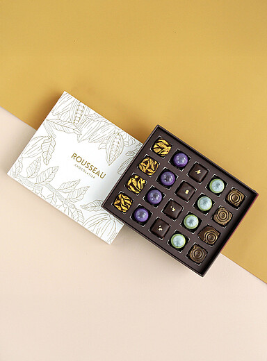 Box of fine dark chocolates 20 artisan chocolates