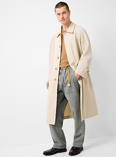 Le pantalon toile couleur att&eacute;nu&eacute;e <b>Coupe droite</b>