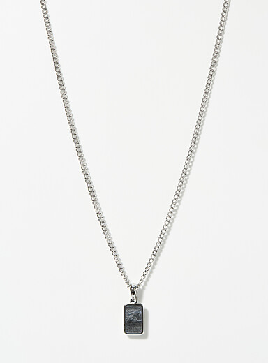 Le collier plaque accent