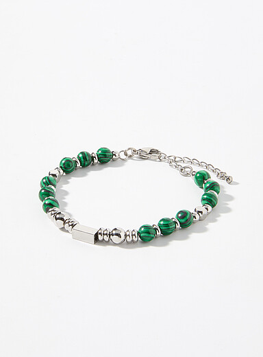 Le bracelet billes m&eacute;talliques et color&eacute;es