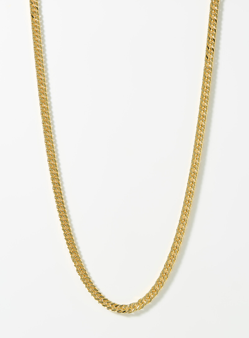 Minimalist golden curb-link chain product image (primary)