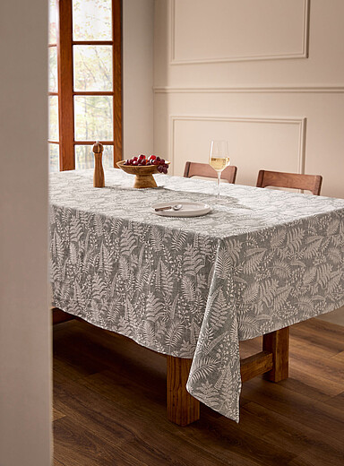 Simons Maison Patterned Green Textured foliage jacquard tablecloth