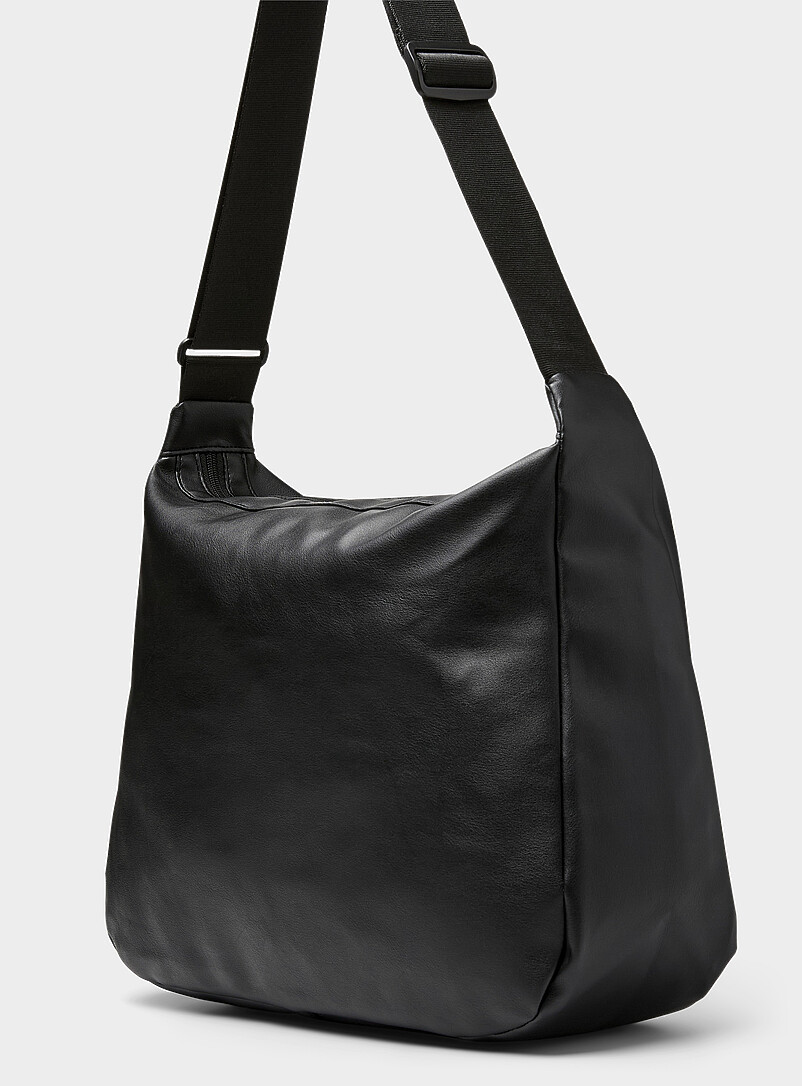 Le 31: Le sac messager &eacute;pur&eacute; effet cuir <b>Importation de S&eacute;oul</b> Noir pour homme