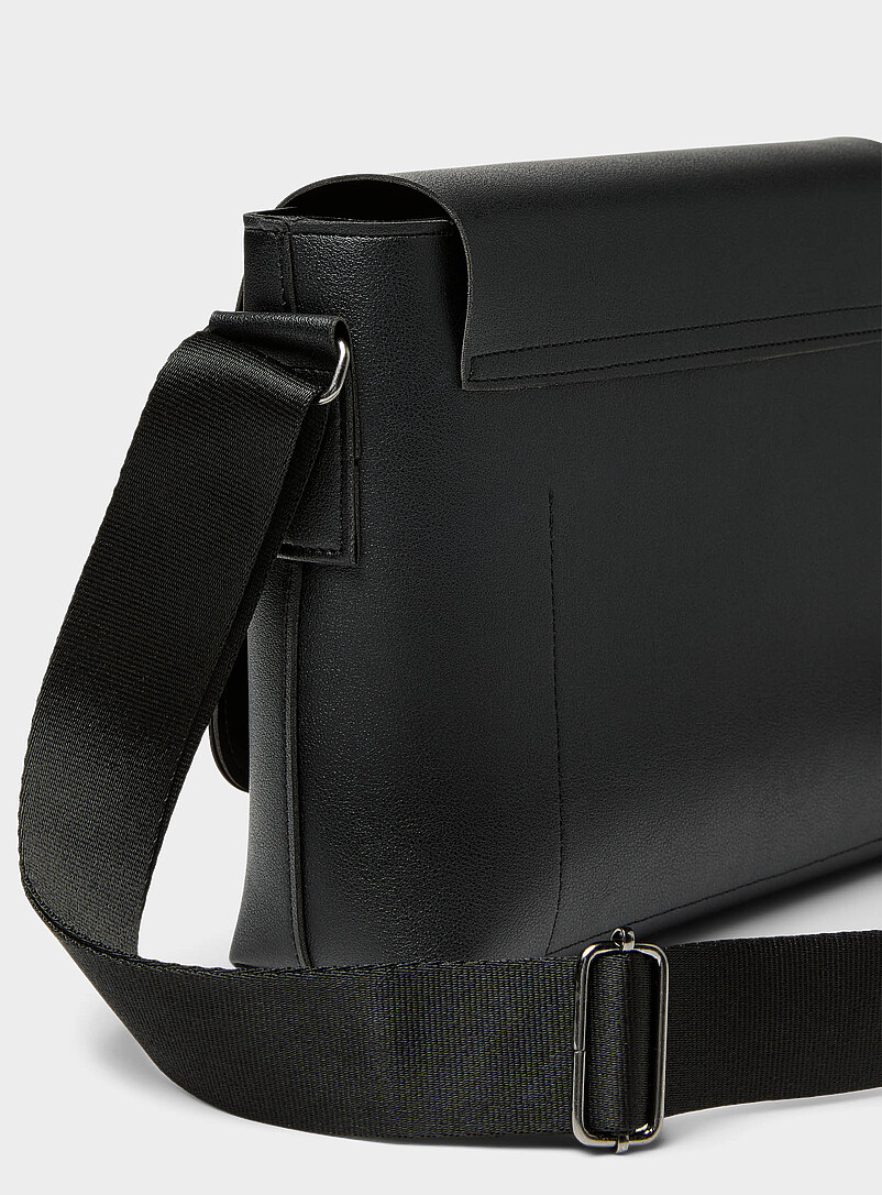 Le 31: Le petit sac messager &eacute;pur&eacute; <b>Importation de S&eacute;oul</b> Noir pour homme