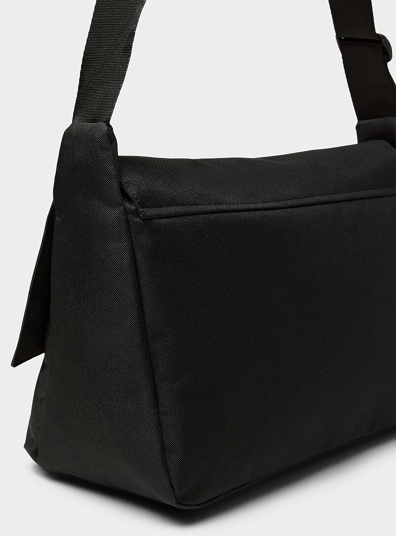 Nylon messenger bag Imported from Seoul product image 2