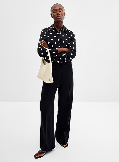 Le pantalon riche viscose <b>Coupe : jambe large, taille haute</b> <b>Fait au Portugal</b>