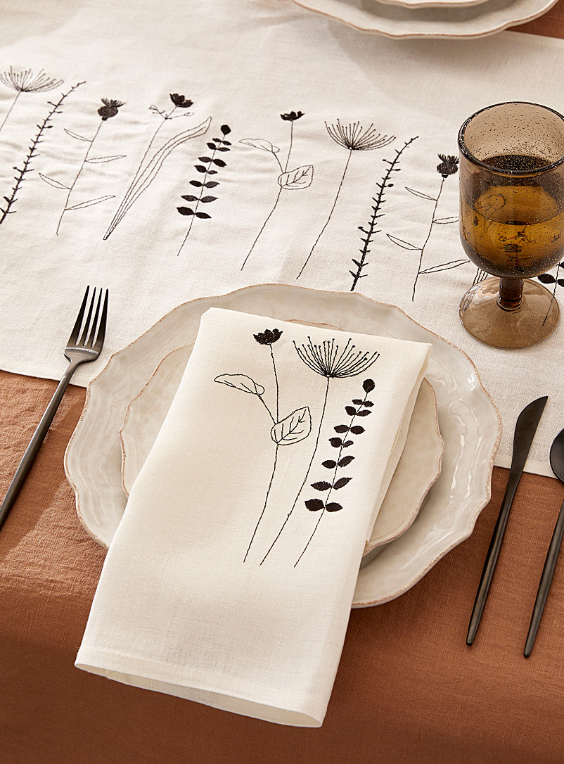 Jennifer Slattery Patterned White Black embroidered flowers pure linen napkin