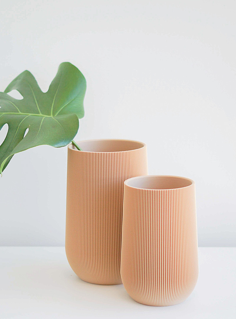 Conifer Homewares: Le vase en fibres végétales séquoia Voir nos formats offerts Tan beige fauve