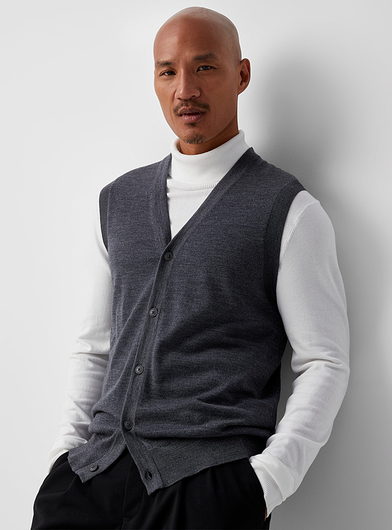 Le 31 Charcoal Responsible merino wool vest for men