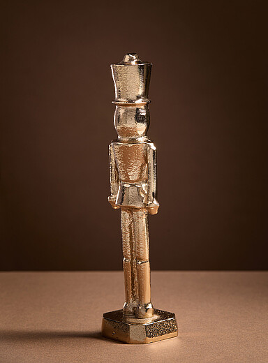 Le casse-noisette m&eacute;tal dor&eacute; <b>Collection de No&euml;l</b>
