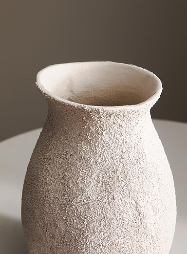 Le vase textur&eacute; blanc