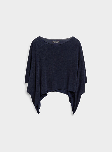 Le chandail effet poncho fin tricot scintillant <b>Collection exclusive d'Italie</b>