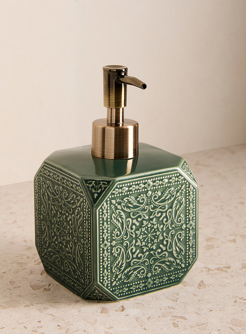 Tapestry-inspired soap pump product image (primary)