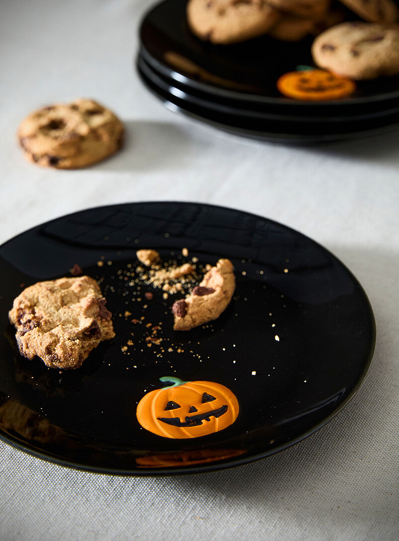 Embossed pumpkin plate Halloween Collection product image (primary)