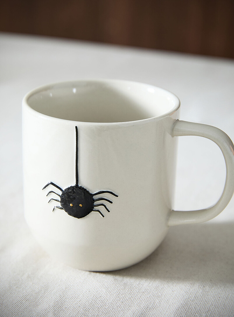 Embossed spider mug Halloween Collection product image 2