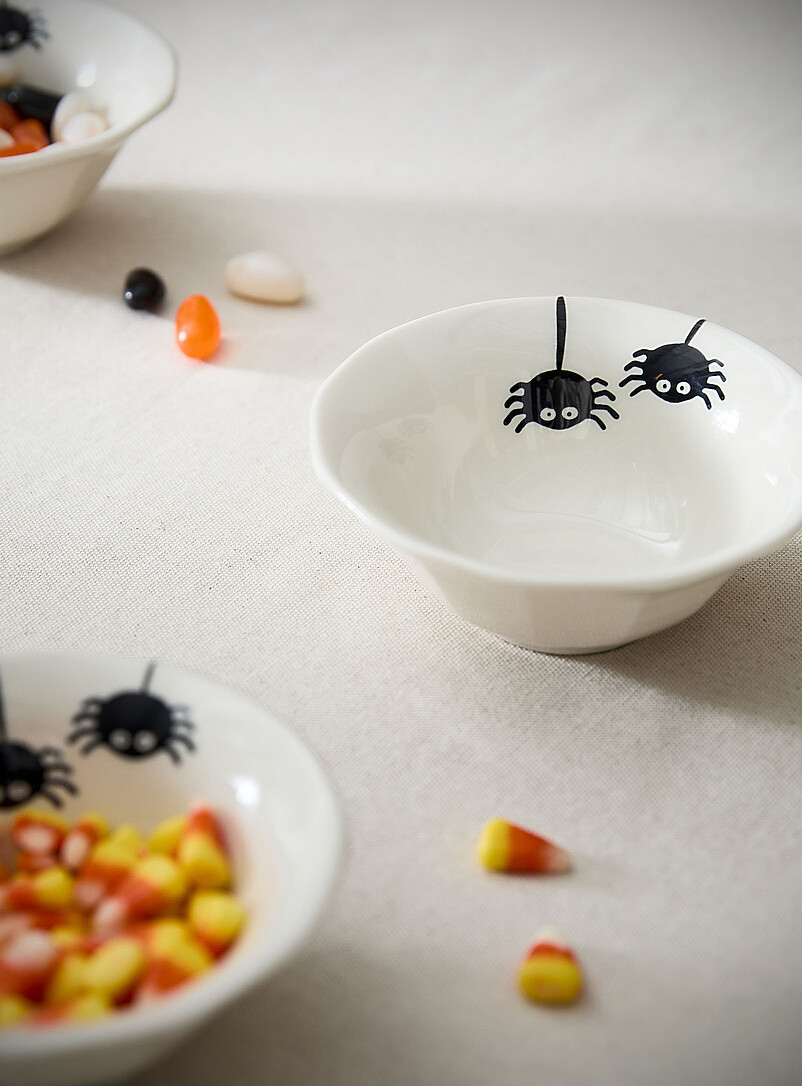 Small spider bowl Halloween Collection product image (primary)
