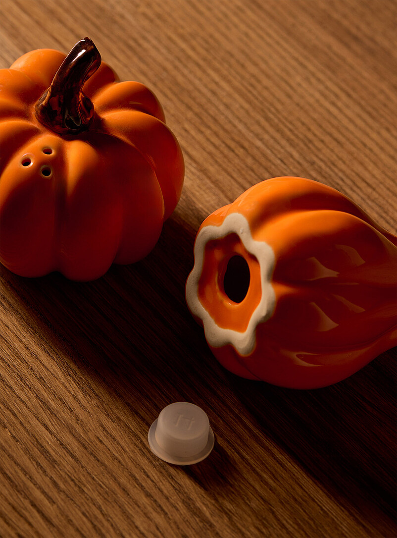 Orange pumpkin salt and pepper shaker set Halloween Collection product image 2