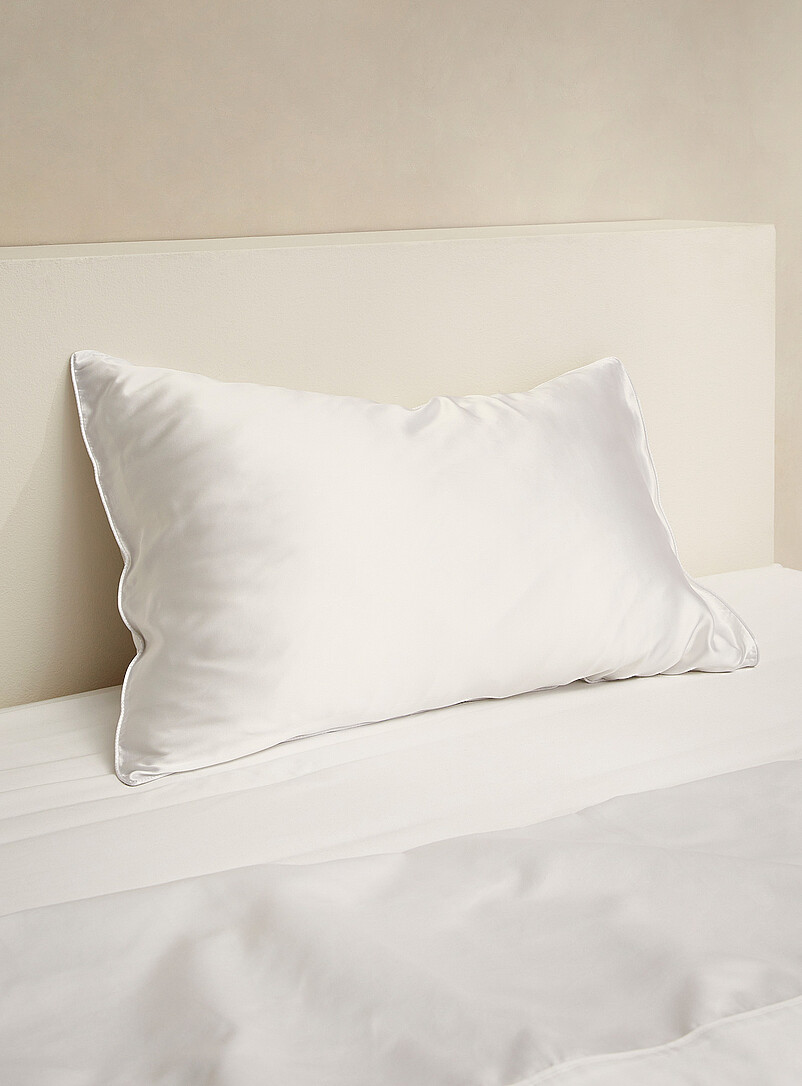 Sheets & Pillowcases | Simons Canada