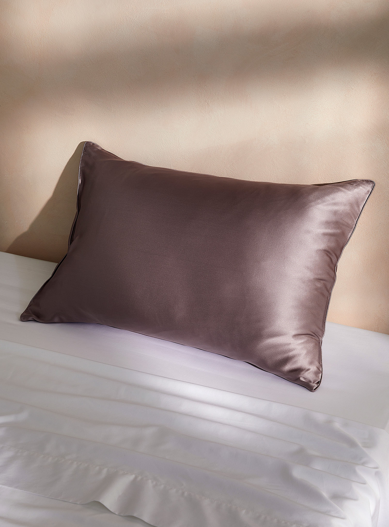 Simons Maison Pure Silk Pillow Case In Lilacs