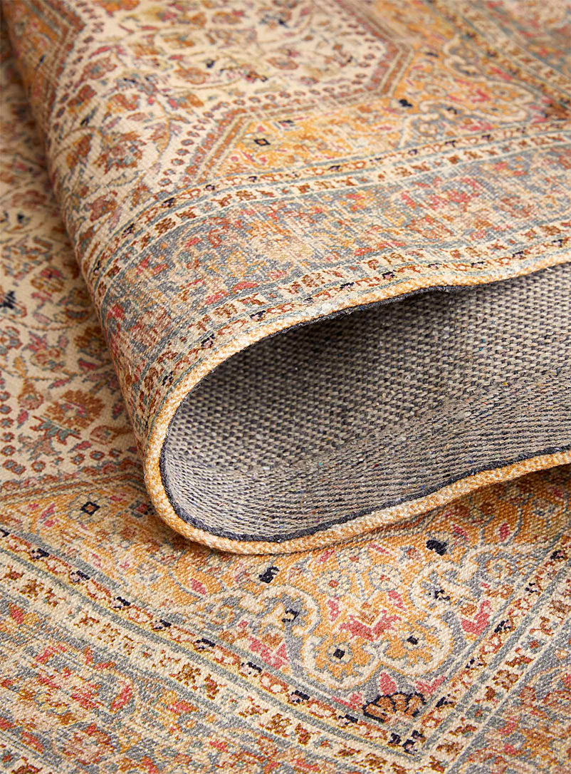 Warm palette Persian-style rug 60 x 90 cm product image 2